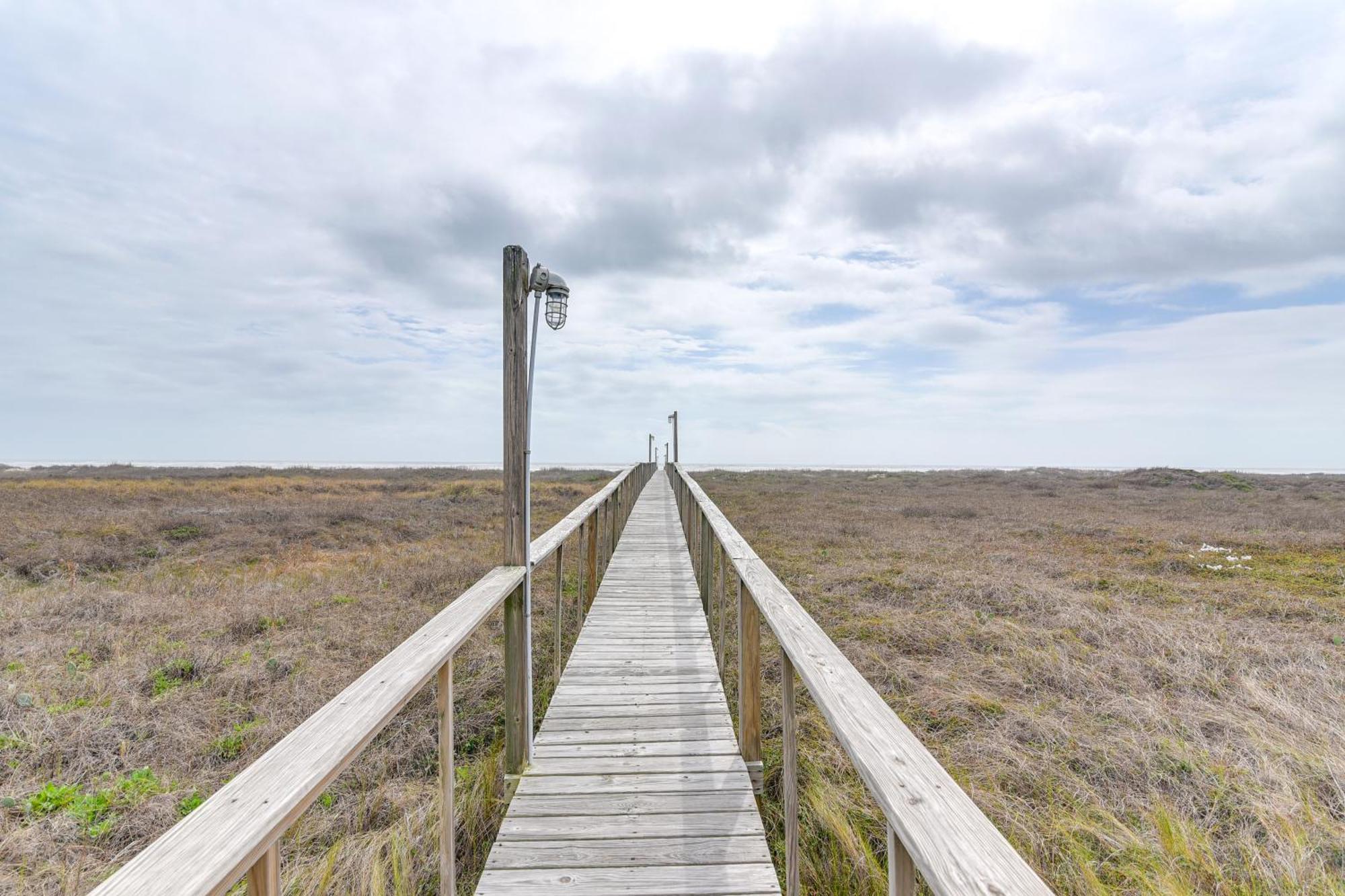 Oceanfront Surfside Beach Home Bbqs, Decks And More Exterior photo