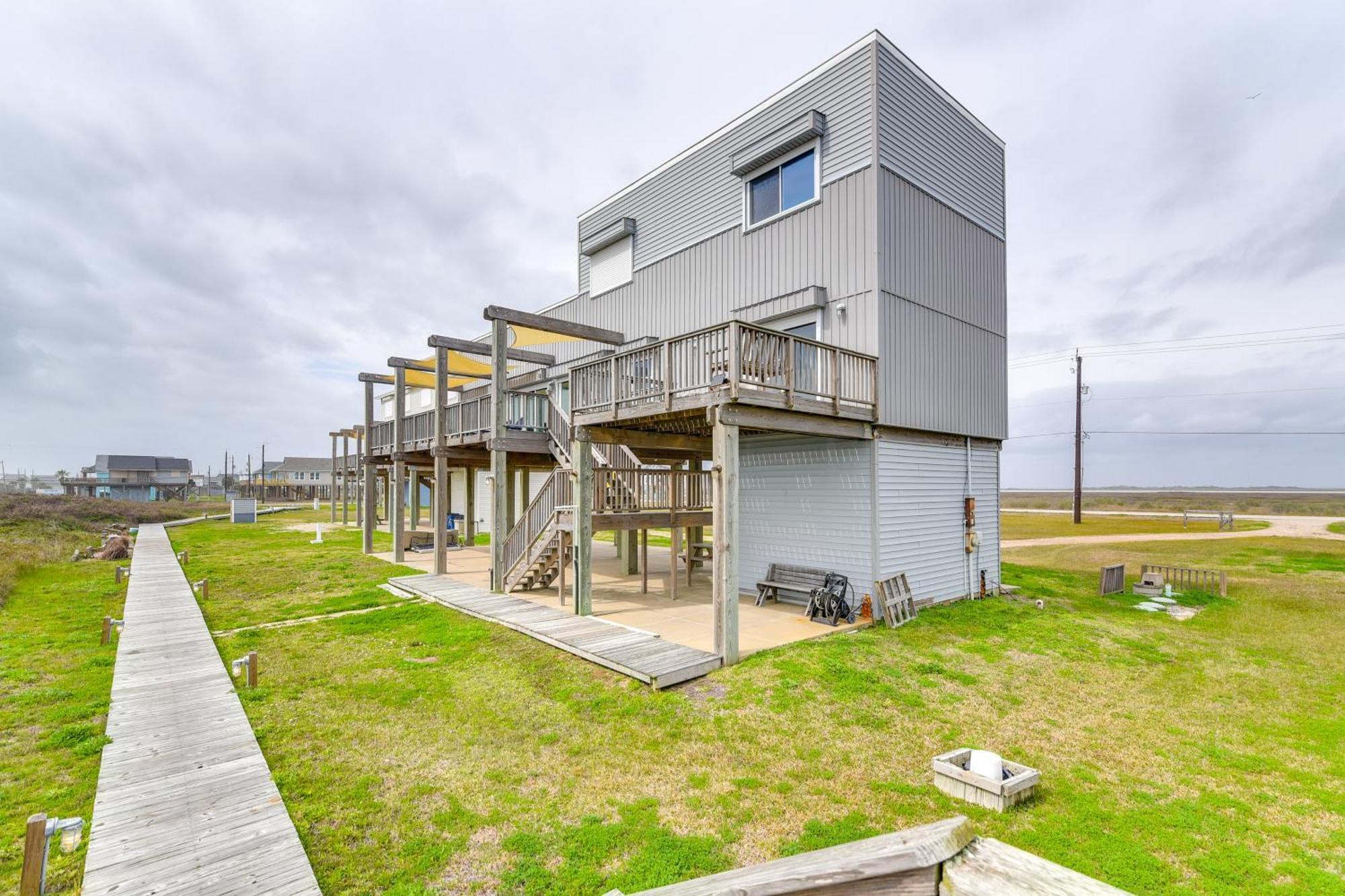 Oceanfront Surfside Beach Home Bbqs, Decks And More Exterior photo