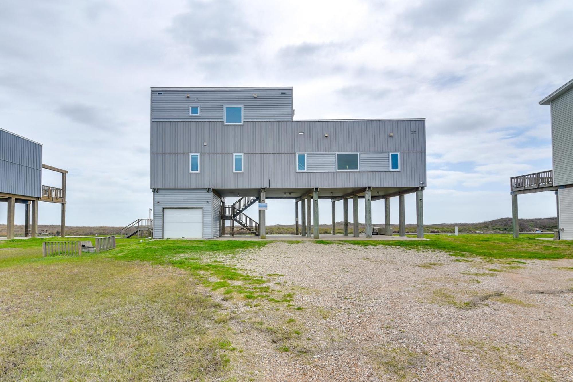 Oceanfront Surfside Beach Home Bbqs, Decks And More Exterior photo