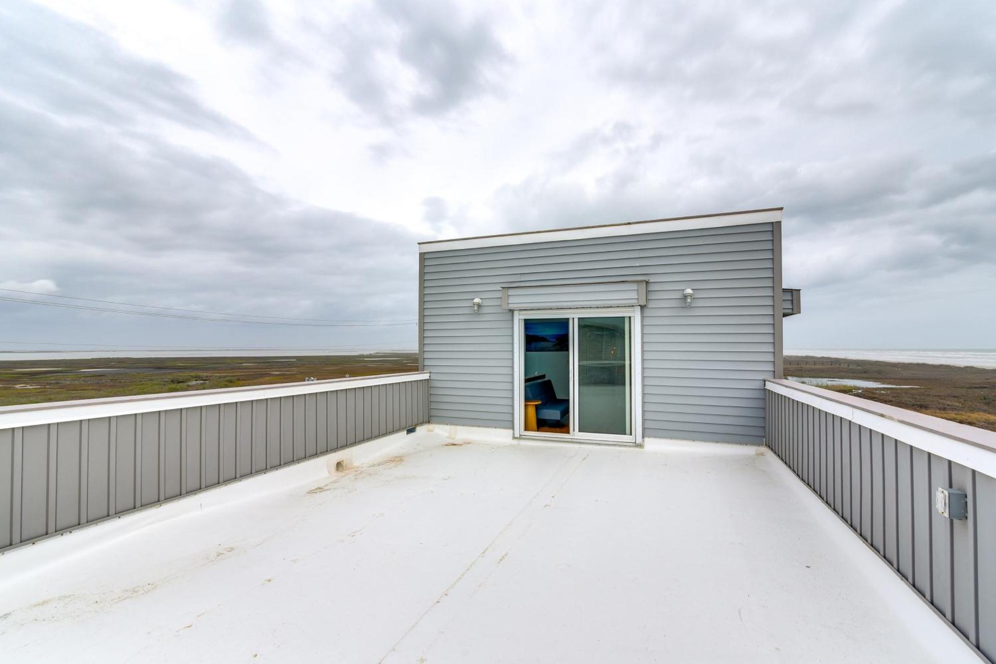 Oceanfront Surfside Beach Home Bbqs, Decks And More Exterior photo