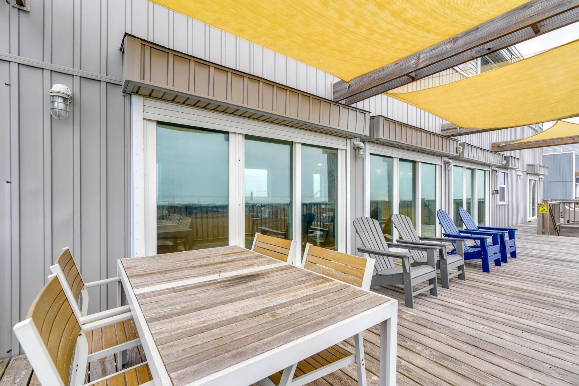 Oceanfront Surfside Beach Home Bbqs, Decks And More Exterior photo